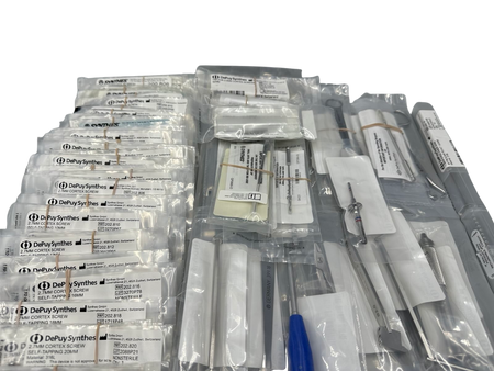 Synthes Mini Fragment Instrument & Implant Set, Self-Tapping Screws 105.488